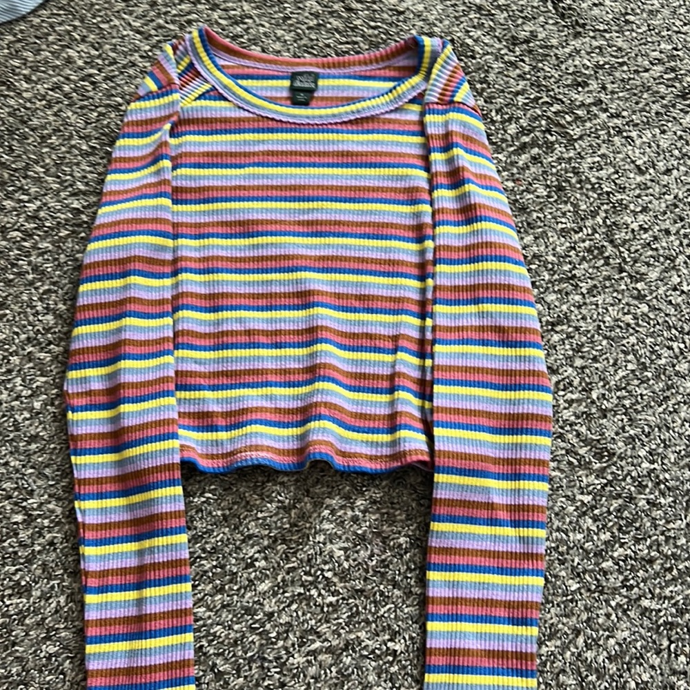 Long sleeve crop top